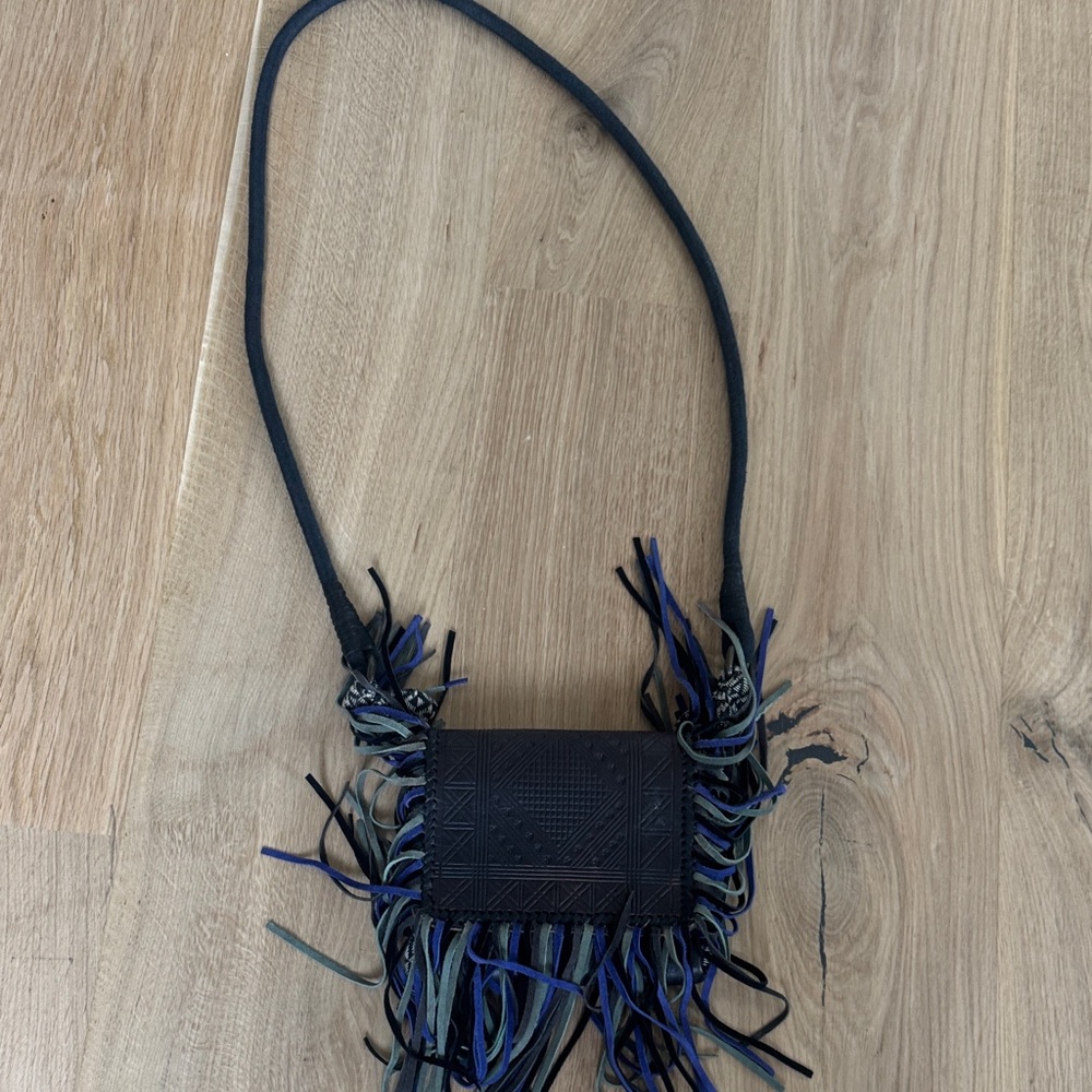 Vintage Fringed Black Leather Crossbody Bag - Picture 2 of 5